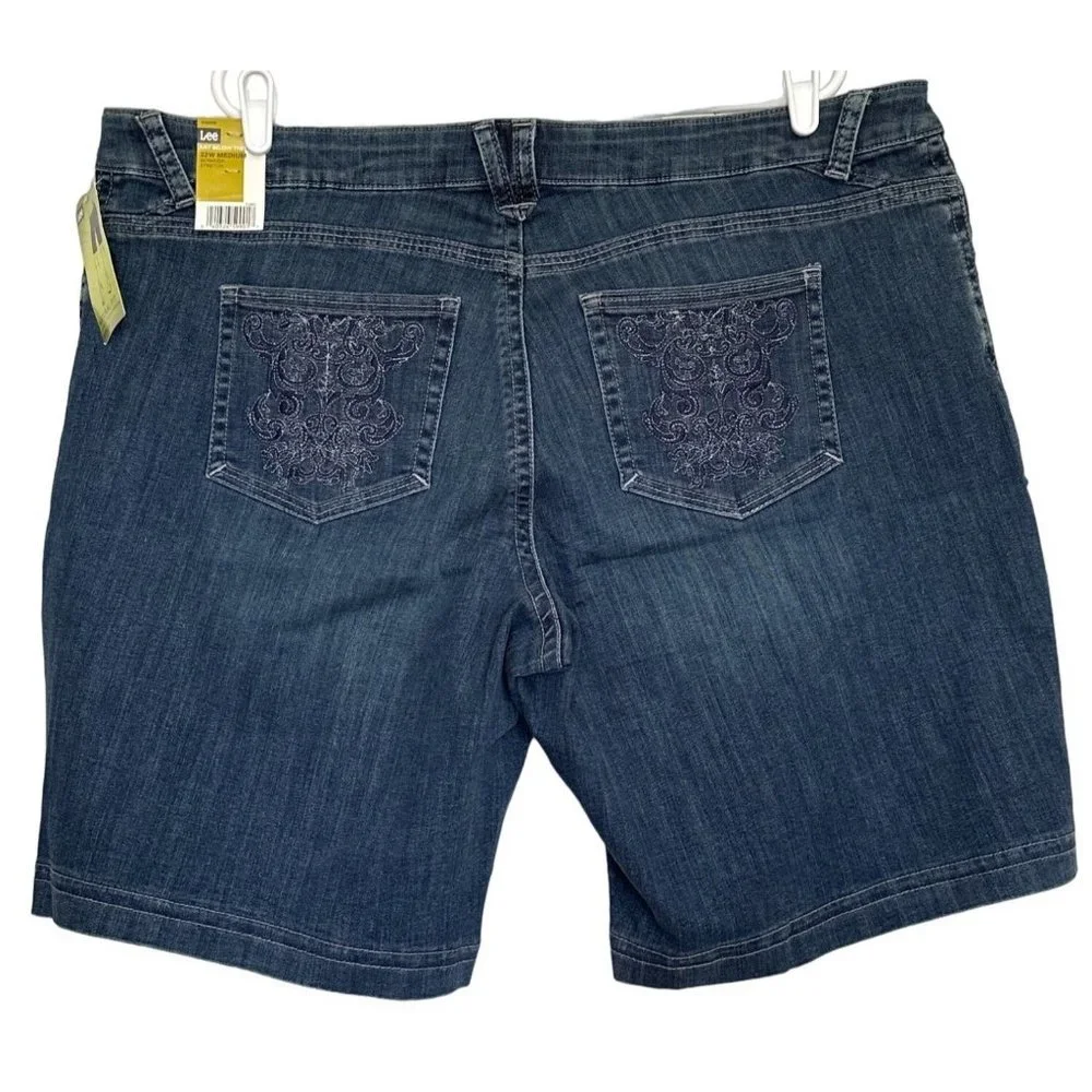 Lee Natural Fit Bermuda Short Gauntlet Womens Plus Size 24W Medium Mid Rise Blue - Picture 6 of 7